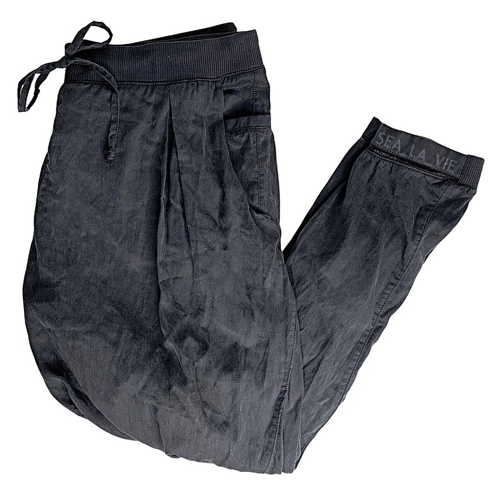 Lululemon Lightweight Pleated Jogger Pant in Black - Picture 1 of 7